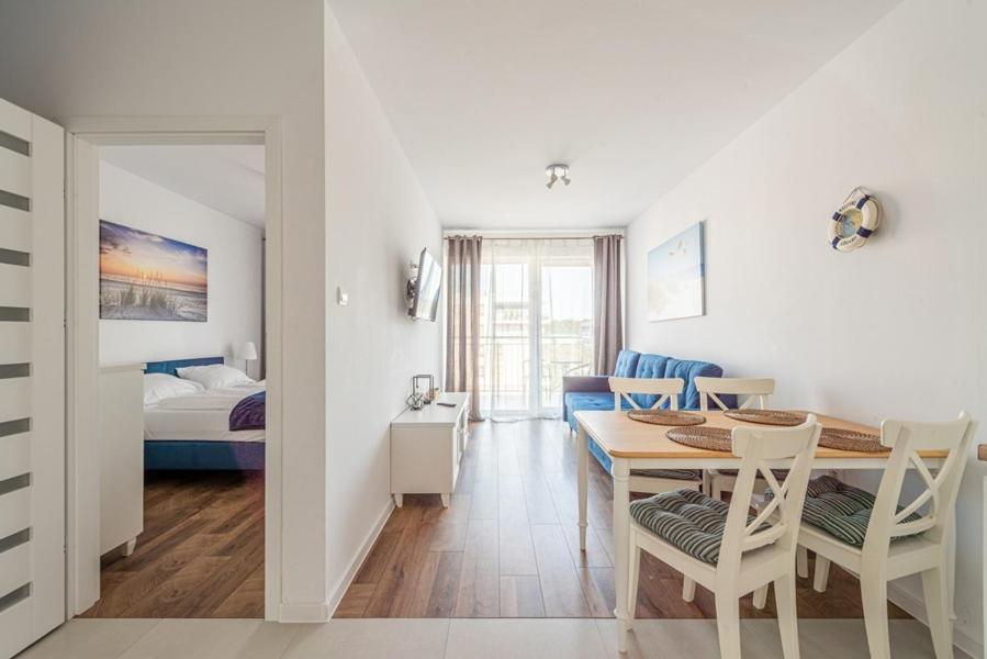 Apartment Horyzont - Kapitanski Mostek- Blisko Portu- Sniadania Kolobrzeg